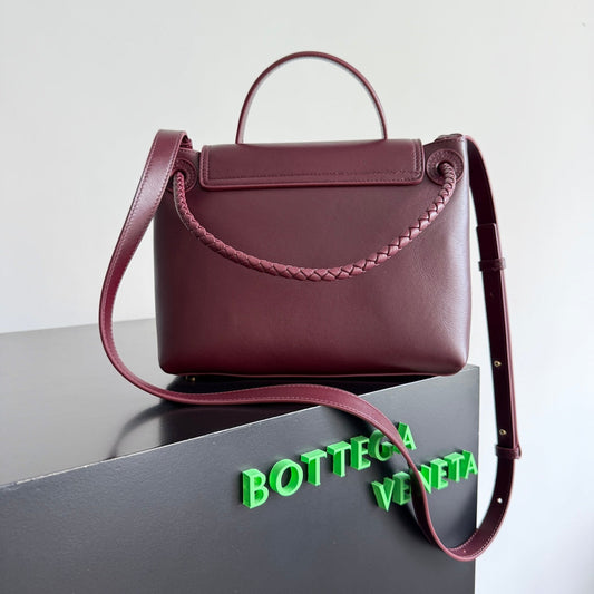 BOTTEGA VENETA 25S СЕРЕДНЯ СУМКА CIAO CIAO 26 З ТЕЛЯЧОЇ ШКІРИ БОРДОВОГО КОЛЬОРУ