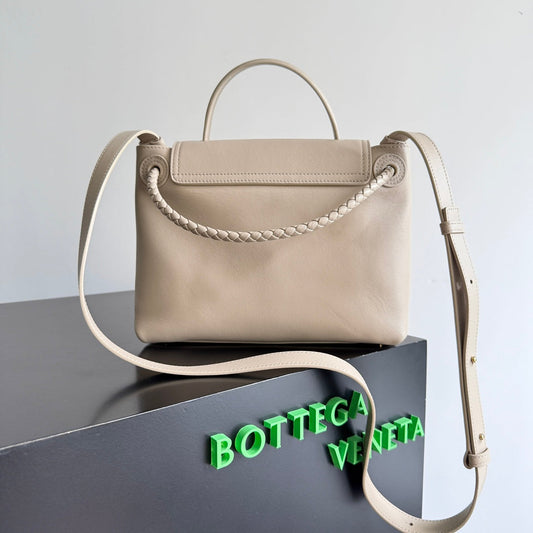 BOTTEGA VENETA 25S СЕРЕДНЯ СУМКА CIAO CIAO 26 ЗІ СВІТЛО-ТЕПЛОЇ БЕЖЕВОЇ ТЕЛЯЧОЇ ШКІРИ