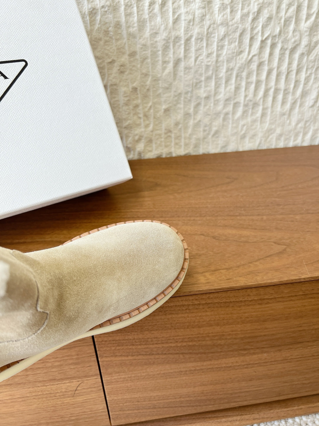 PRADA 25S ANKLE BOOTS 40 MM IN LIGHT BEIGE SUEDE SHEARLING-LINED - 35
