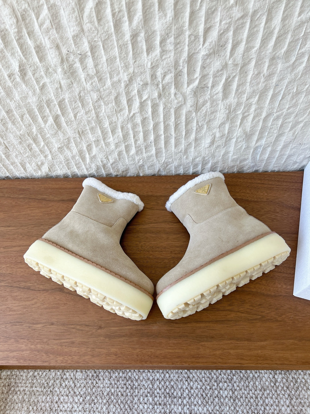PRADA 25S ANKLE BOOTS 40 MM IN LIGHT BEIGE SUEDE SHEARLING-LINED - 35