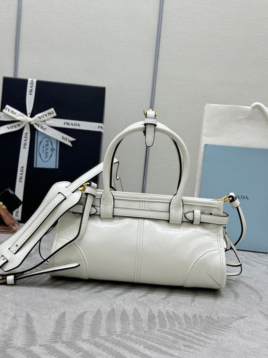 PRADA 25S BONNIE MINI СУМКА 23 З БІЛОЇ ТЕЛЯЧОЇ ШКІРИ ЗІ ЗОЛОТОЮ ФУРНІТУРОЮ