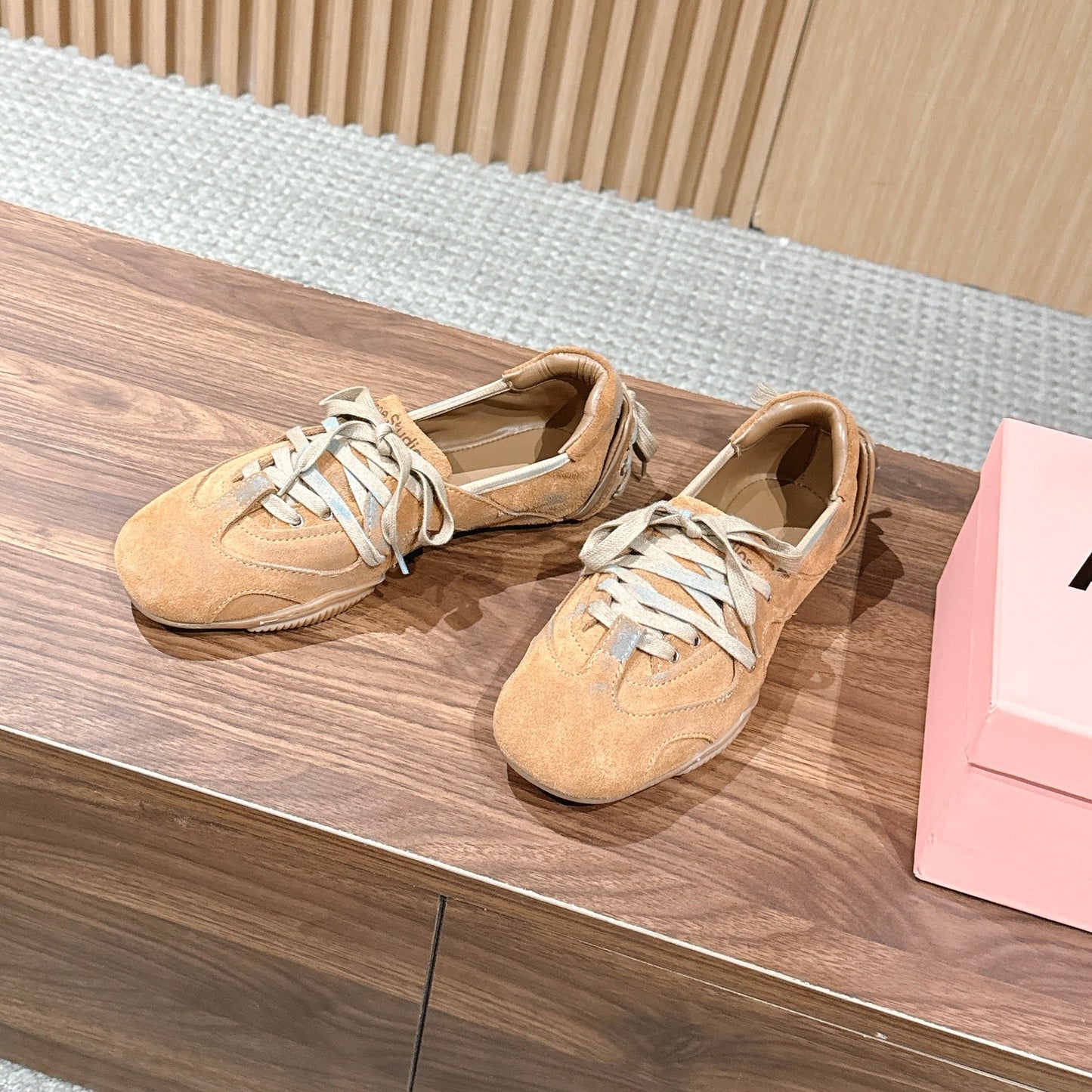 DIOR 26S LOW TOP SNEAKERS IN BEIGE SUEDE WITH LIGHT GREY LACES