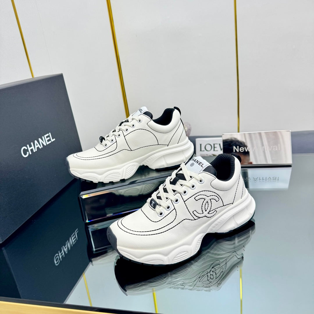 TRAINERS SNEAKER IN WHITE CALFSKIN WITH BLACK EMBROIDERED - 35