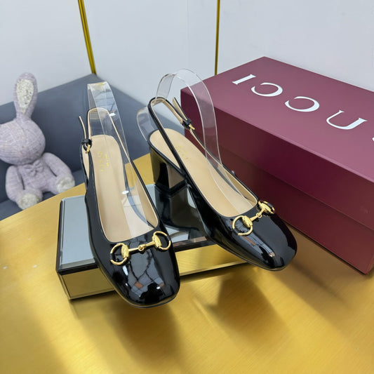 GG HIGH HEELS 65 У ЧОРНІЙ БЛИСКУЧІЙ ШКІРІ ІЗ ЗОЛОТОЮ ФУРНІТУРОЮ - 35