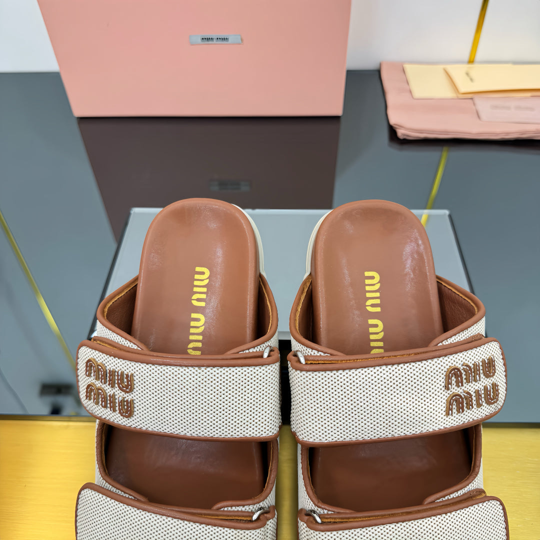 PLATFORM SANDALS IN BROWN EVA SOLE WHITE WITH BROWN POLKA DOTS - 35