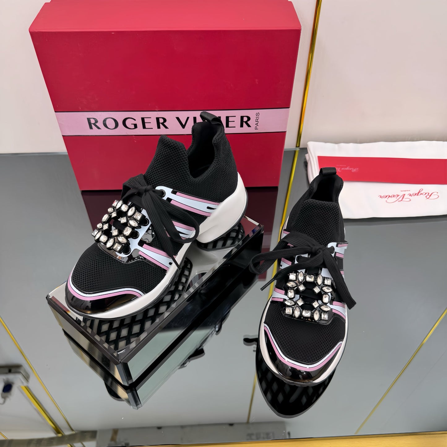 VIV' RUN SNEAKERS IN BLACK TECHNICAL FABRIC WITH PINK AND WHITE CALFSKIN - 35