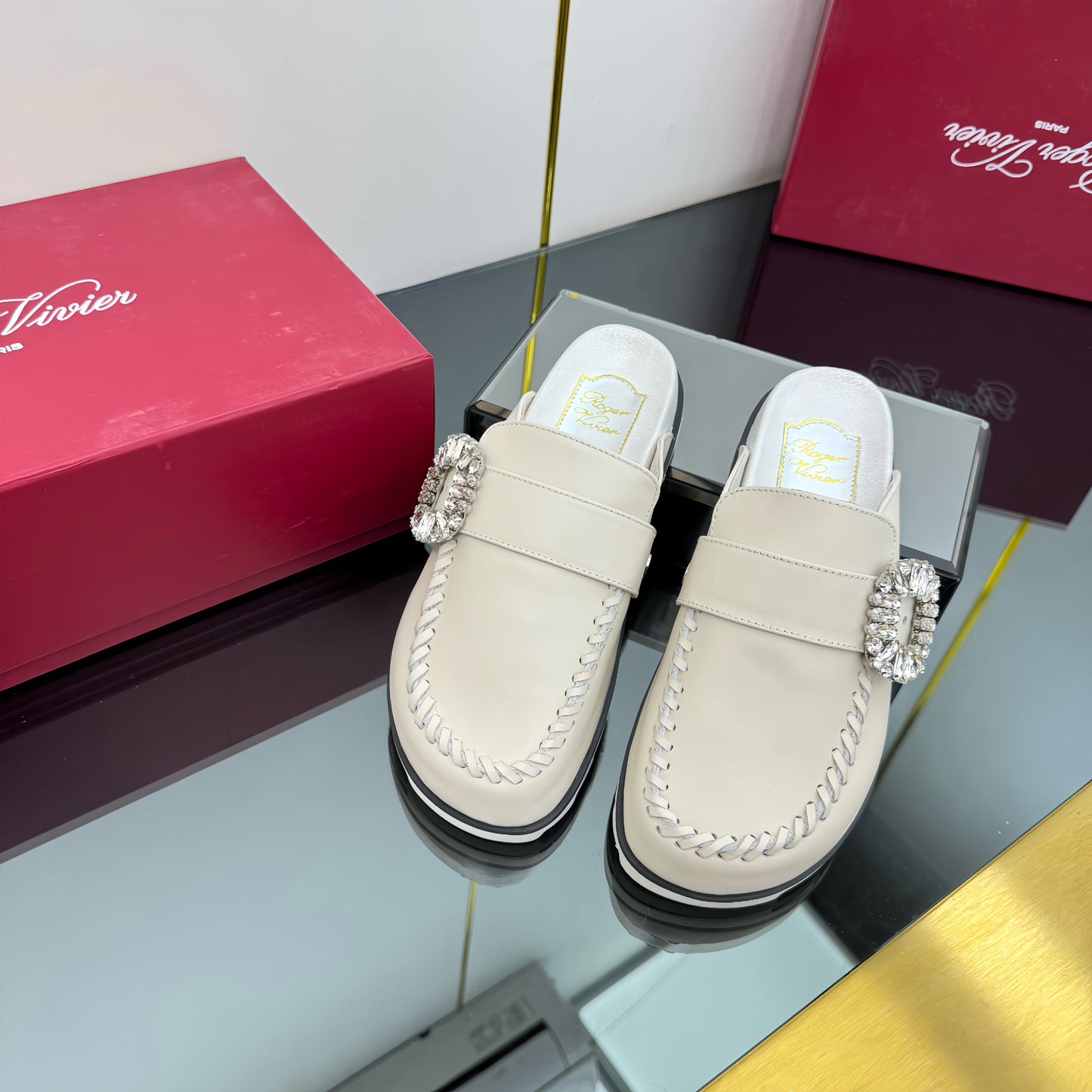 SLIDY VIV' MULES IN OFF WHITE CALFSKIN - 35