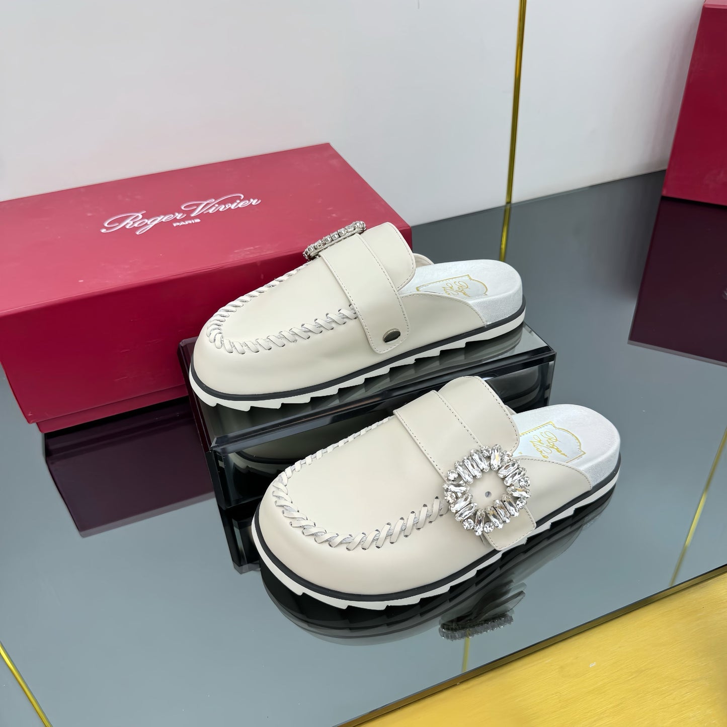 SLIDY VIV' MULES IN OFF WHITE CALFSKIN - 35