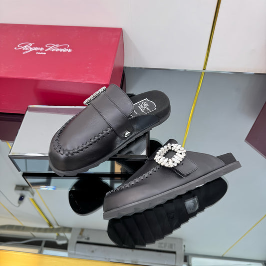 SLIDY VIV' MULES IN BLACK CALFSKIN - 35