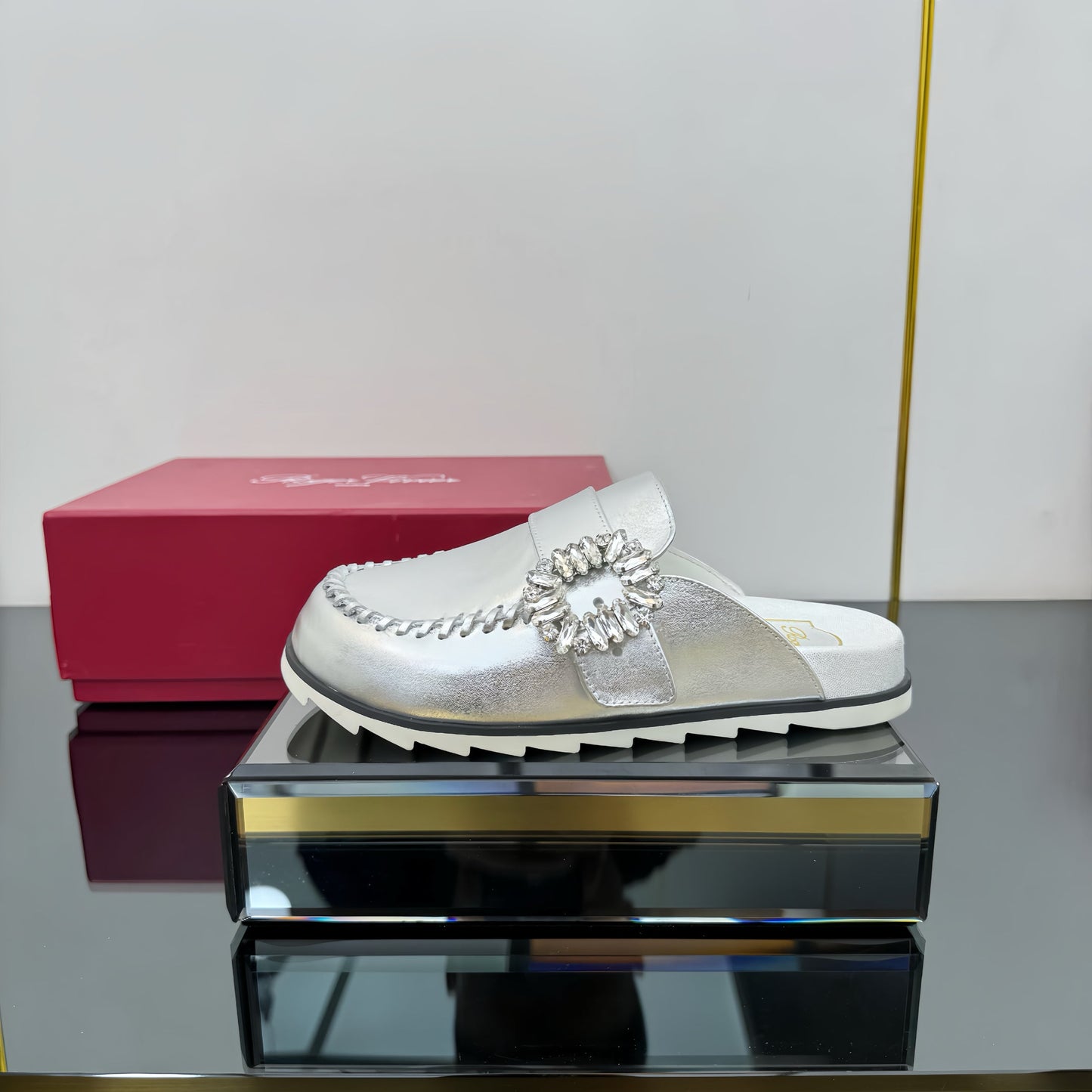 SLIDY VIV' MULES IN SILVER PATENT CALFSKIN - 35