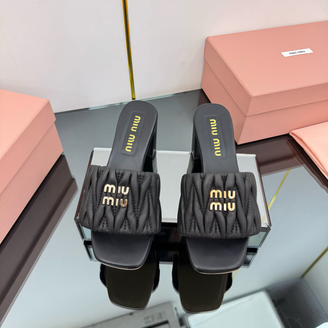 MATELASSÉ SLIDES PUMP IN BLACK CALFSKIN - 35