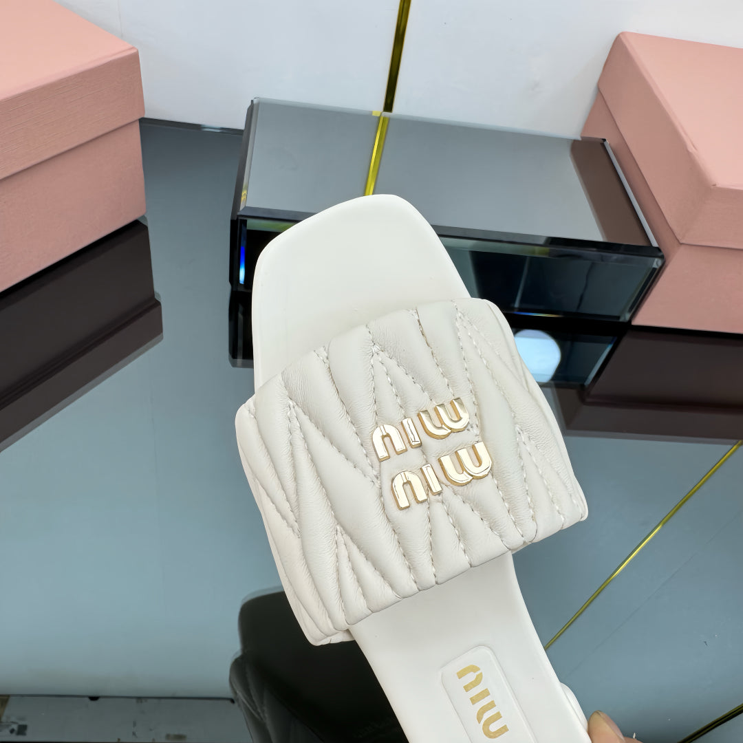 MATELASSÉ SLIDES IN OFF WHITE CALFSKIN - 35