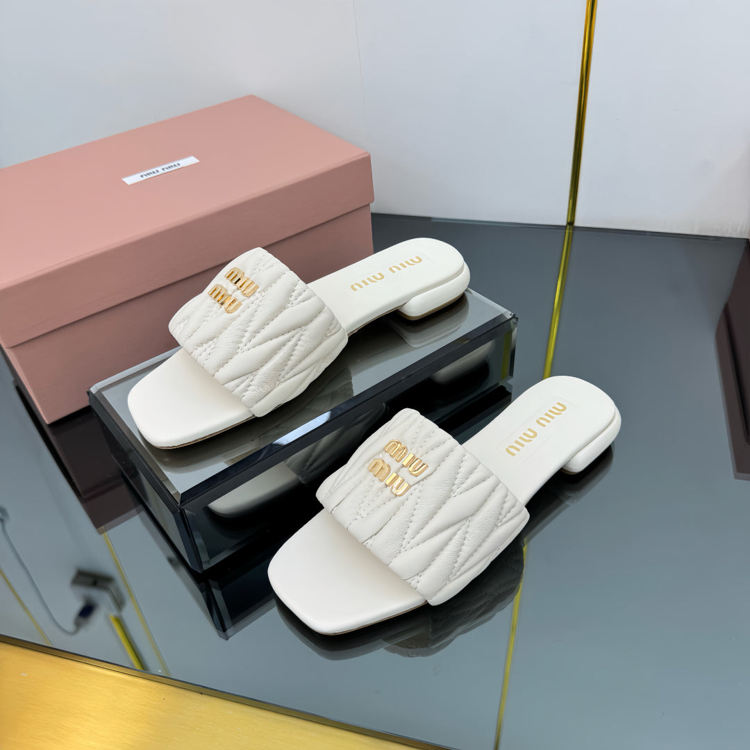 MATELASSÉ SLIDES IN OFF WHITE CALFSKIN - 35