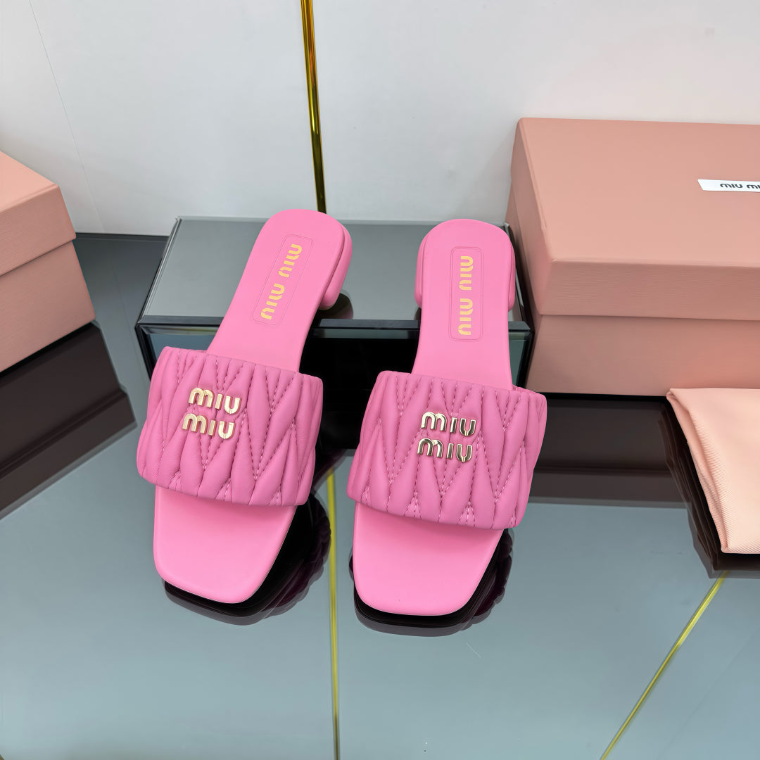MATELASSÉ SLIDES IN PINK CALFSKIN - 35