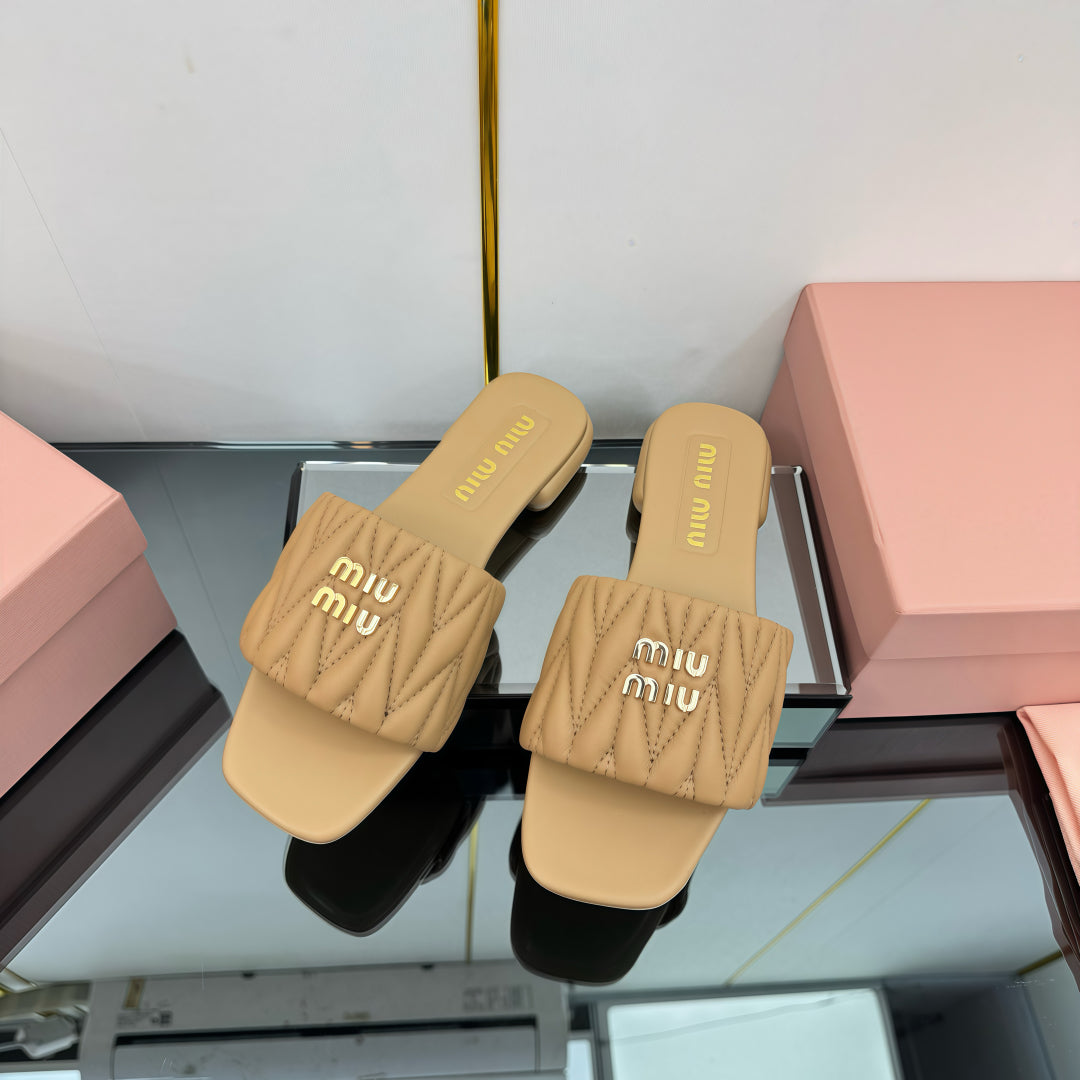 MATELASSÉ SLIDES IN DARK BEIGE CALFSKIN - 35