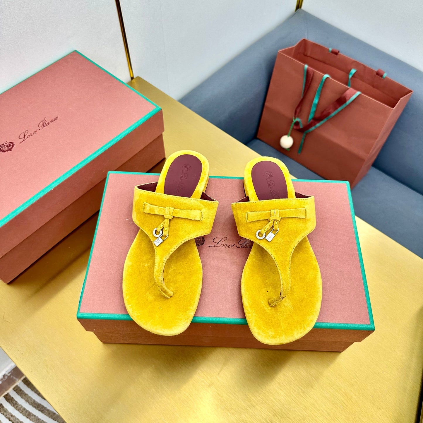 FLIP FLOPS IN YELLOW SUEDE AND HARDWARE SILVER - 34