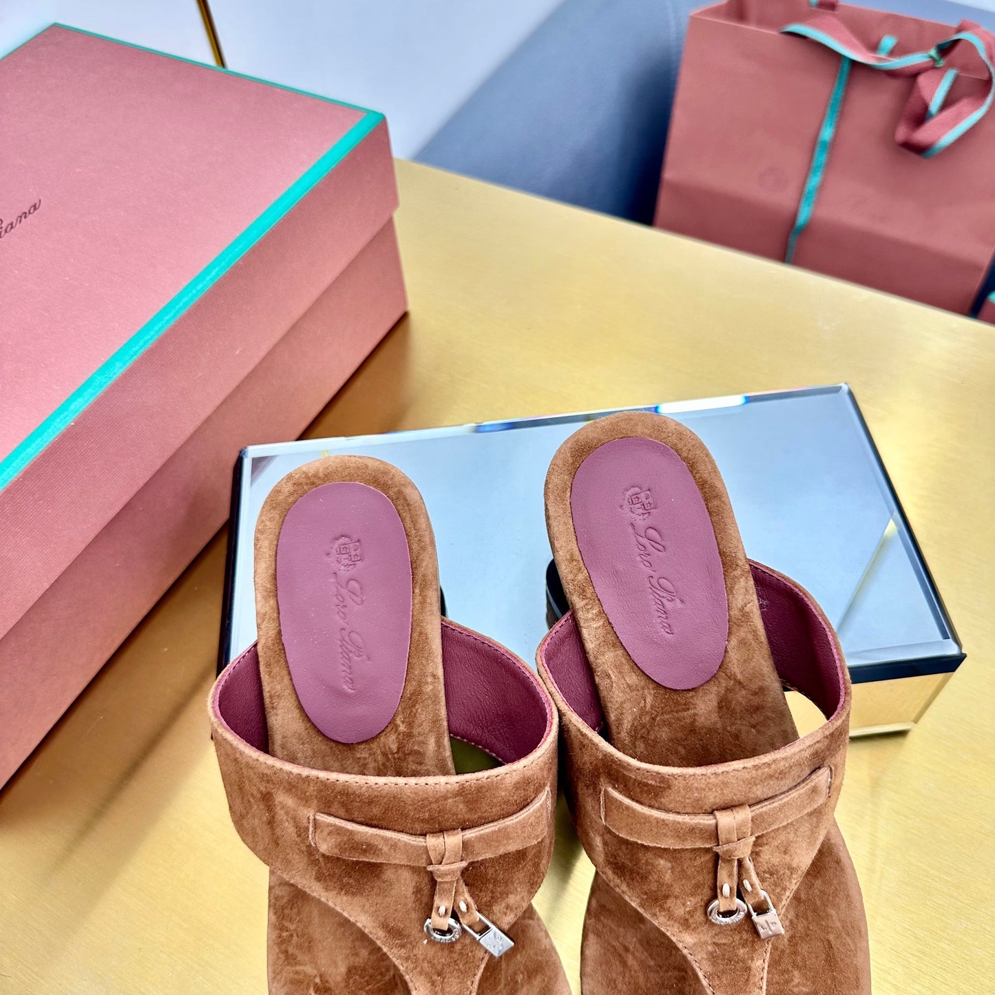 FLIP FLOPS IN BROWN SUEDE AND HARDWARE SILVER - 34
