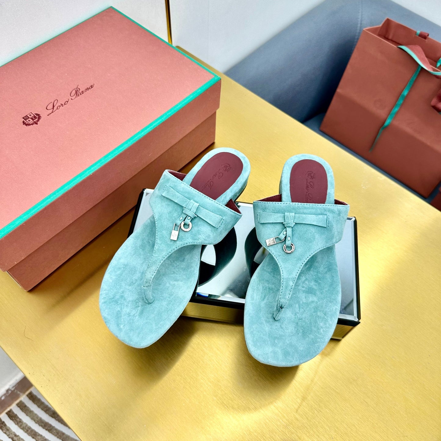 FLIP FLOPS IN EMERALD GREEN SUEDE AND HARDWARE SILVER - 34