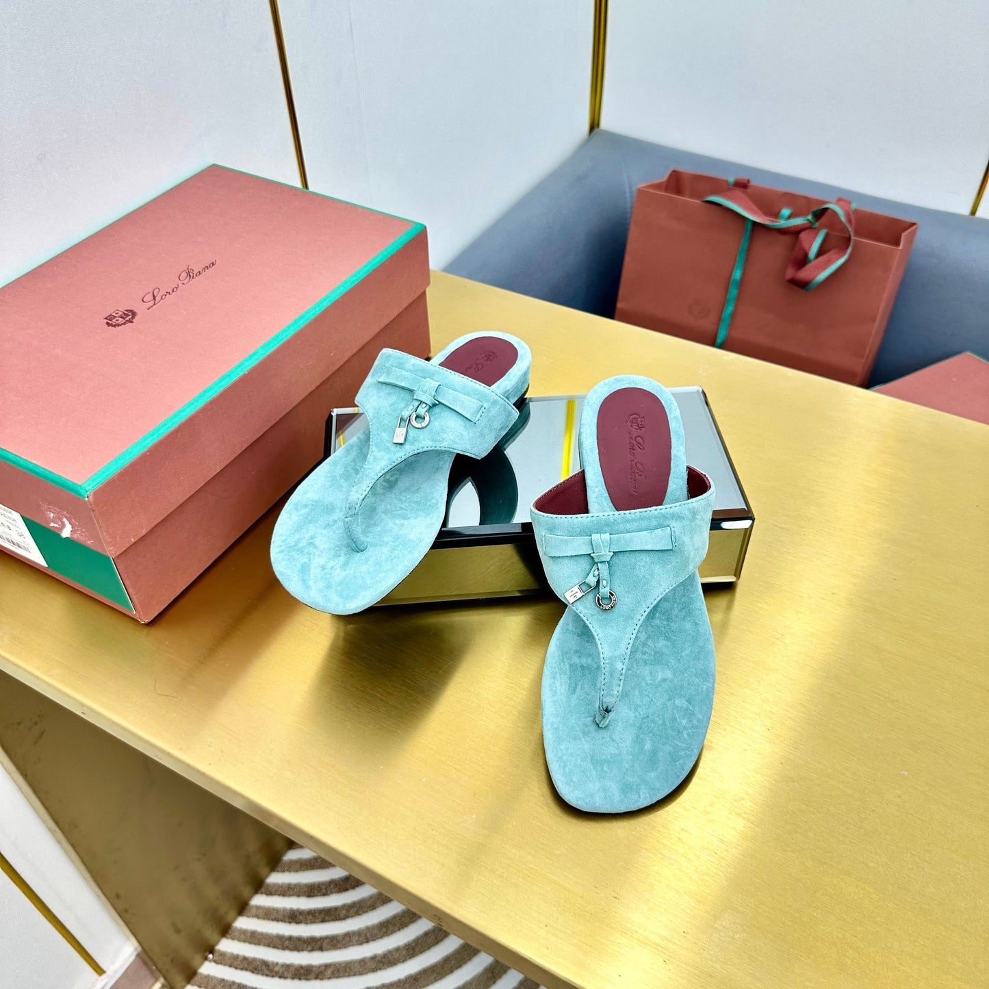 FLIP FLOPS IN EMERALD GREEN SUEDE AND HARDWARE SILVER - 34
