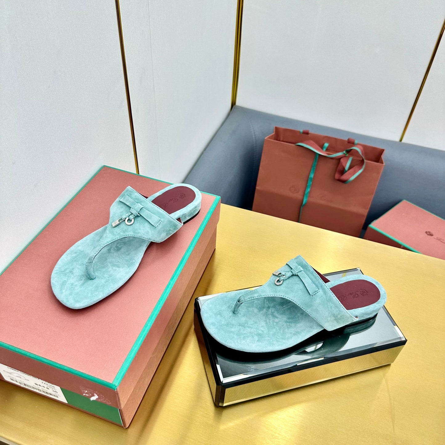 FLIP FLOPS IN EMERALD GREEN SUEDE AND HARDWARE SILVER - 34
