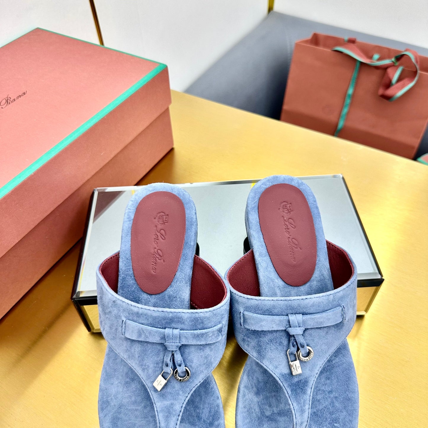 FLIP FLOPS IN BLUE SUEDE AND HARDWARE SILVER - 34