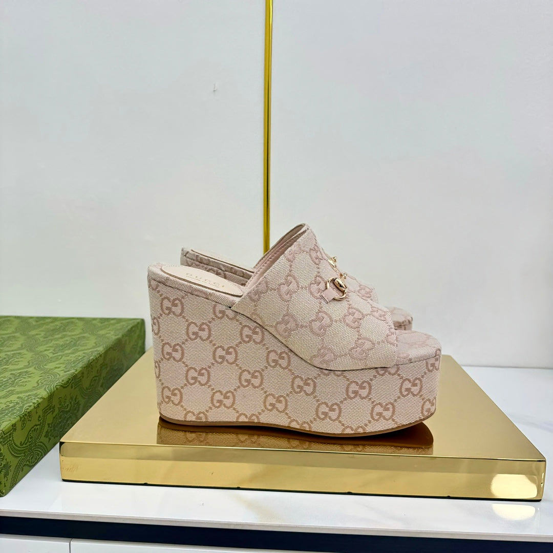 GG WEDGE SLIDES 110 IN BEIGE FABRIC WITH GOLD HARDWARE - 35