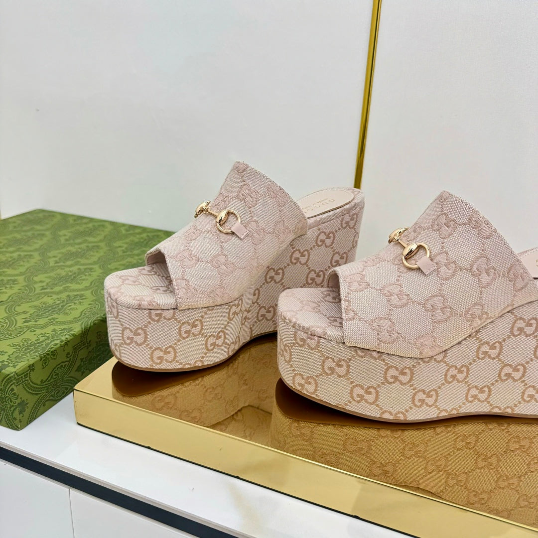 GG WEDGE SLIDES 110 IN BEIGE FABRIC WITH GOLD HARDWARE - 35