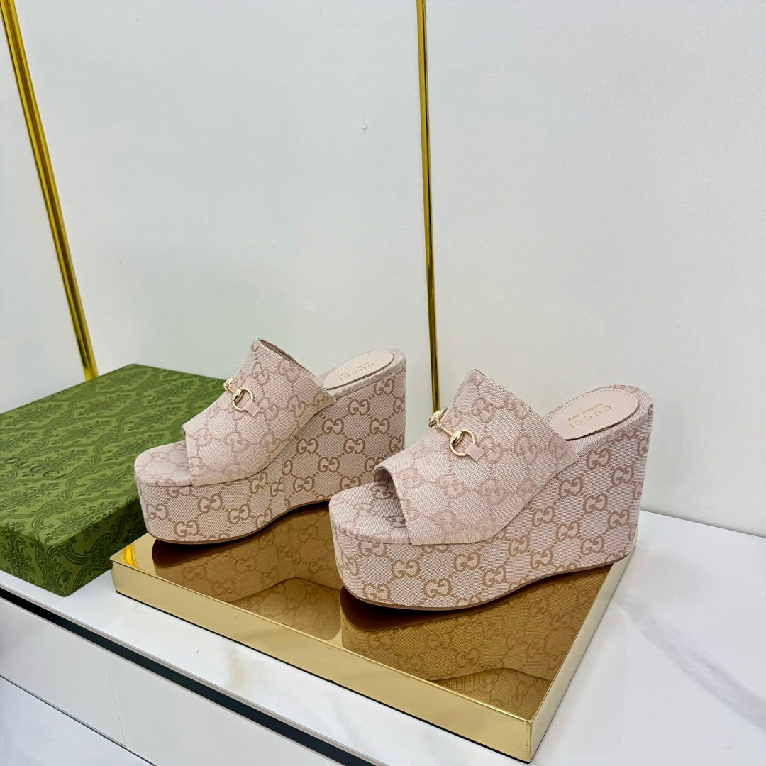 GG WEDGE SLIDES 110 IN BEIGE FABRIC WITH GOLD HARDWARE - 35
