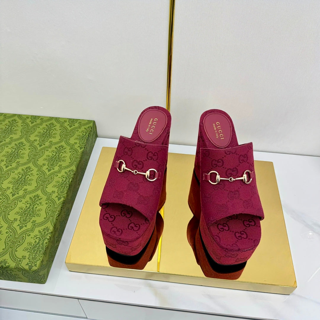 GG WEDGE SLIDES 110 IN RED FABRIC WITH GOLD HARDWARE - 35