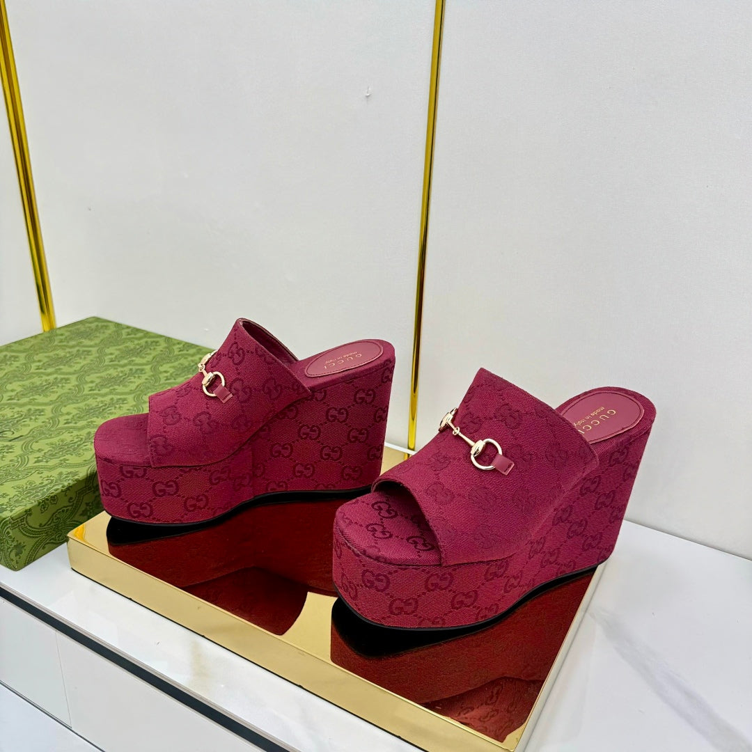 GG WEDGE SLIDES 110 IN RED FABRIC WITH GOLD HARDWARE - 35