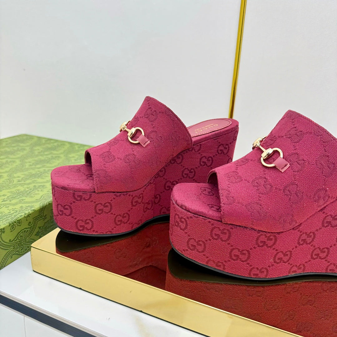 GG WEDGE SLIDES 110 IN RED FABRIC WITH GOLD HARDWARE - 35