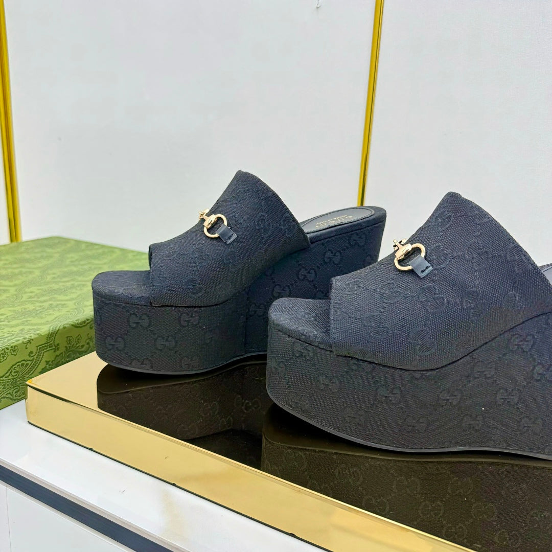 GG WEDGE SLIDES 110 IN BLACK FABRIC WITH GOLD HARDWARE - 35