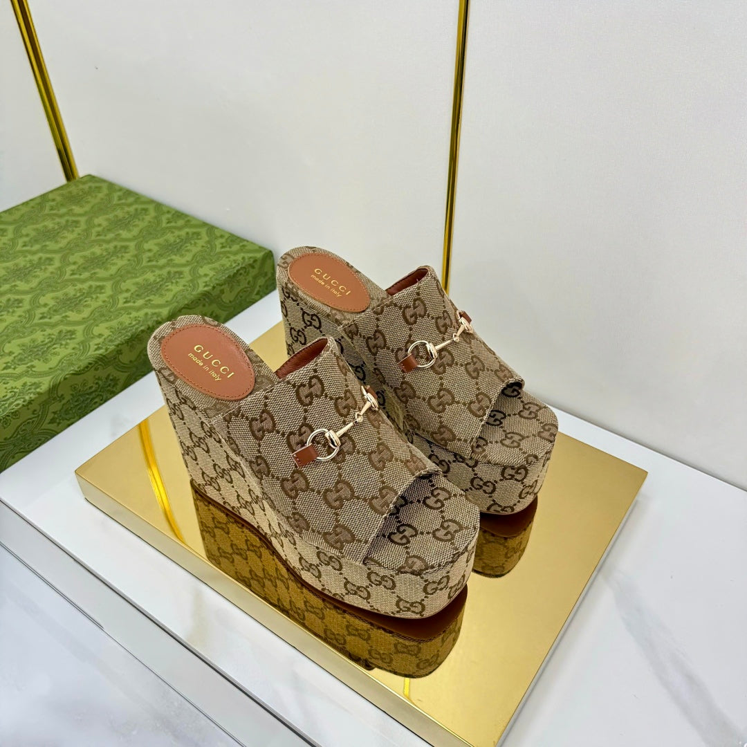 GG WEDGE SLIDES 110 IN DARK BEIGE FABRIC WITH GOLD HARDWARE - 35