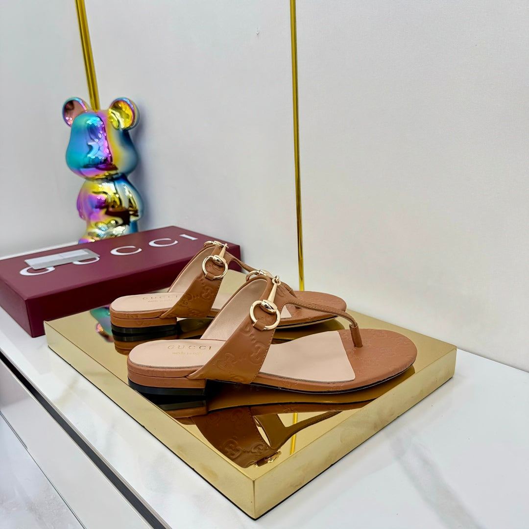 GG THONG SANDALS 25S IN BROWN LAMBSKIN WITH GOLD HARDWARE - 35