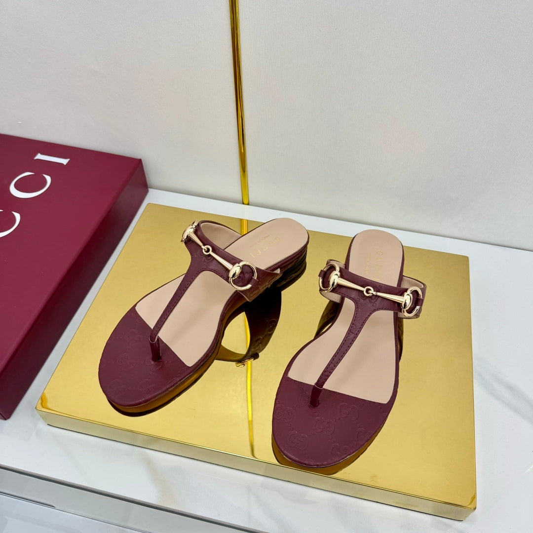 GG THONG SANDALS 25S IN DARK RED LAMBSKIN WITH GOLD HARDWARE - 35
