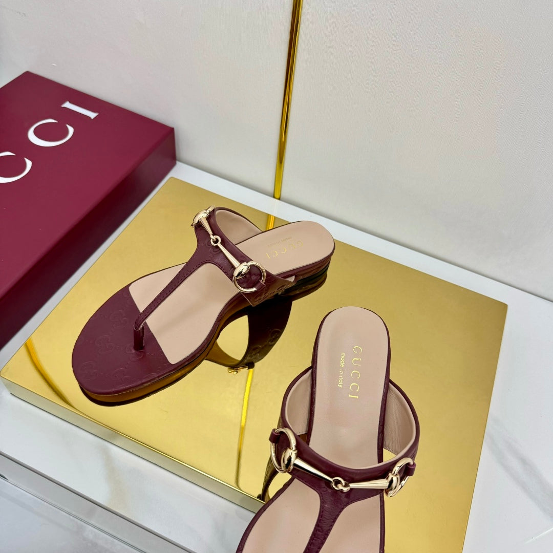 GG THONG SANDALS 25S IN DARK RED LAMBSKIN WITH GOLD HARDWARE - 35