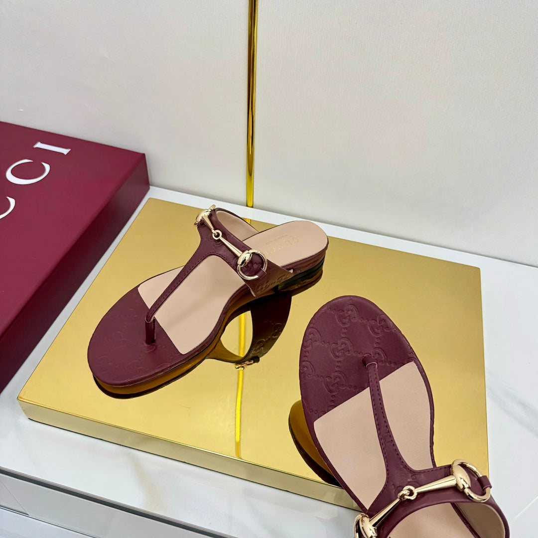 GG THONG SANDALS 25S IN DARK RED LAMBSKIN WITH GOLD HARDWARE - 35