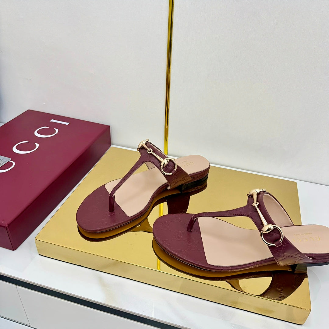 GG THONG SANDALS 25S IN DARK RED LAMBSKIN WITH GOLD HARDWARE - 35