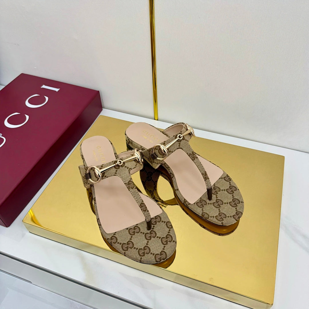 GG THONG SANDALS 25S IN DARK BEIGE LAMBSKIN MIX CANVAS WITH GOLD HARDWARE - 35