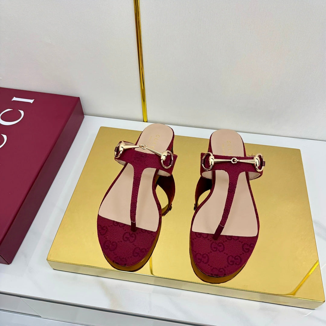 GG THONG SANDALS 25S IN RED LAMBSKIN MIX CANVAS WITH GOLD HARDWARE - 35
