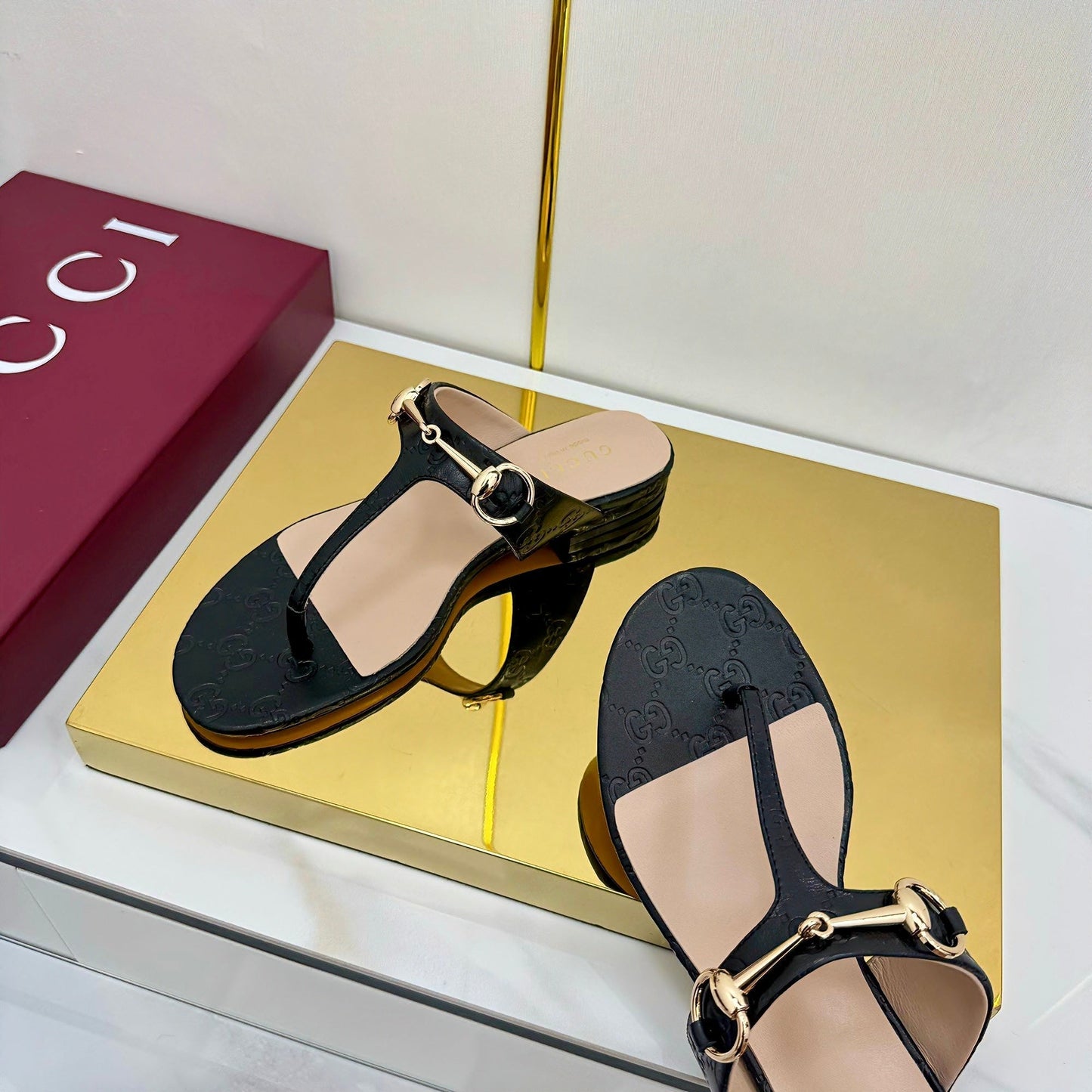 THONG SANDALS IN BLACK LAMBSKIN PRINTED LOGO WITH GOLD HARDWARE - 35