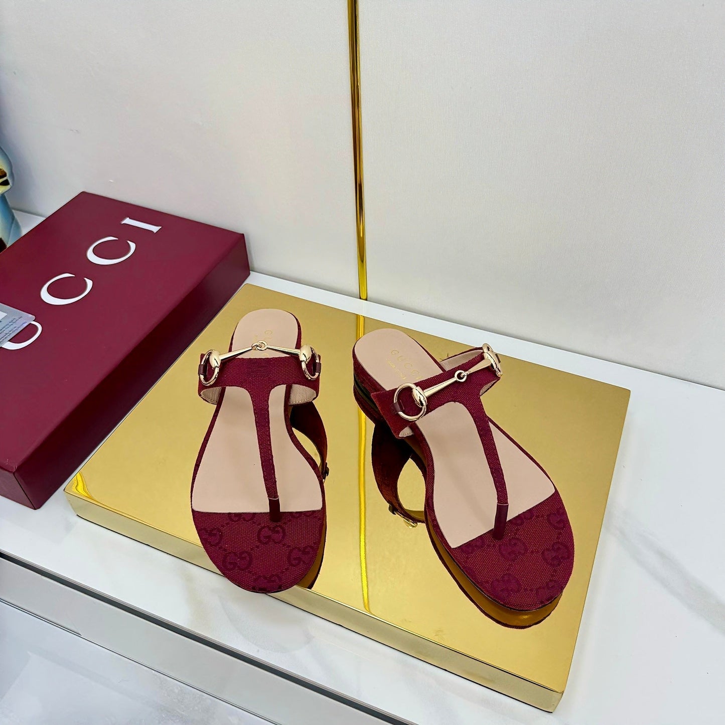 THONG SANDALS IN RED FABRIC PRINTED LOGO WITH GOLD HARDWARE - 35