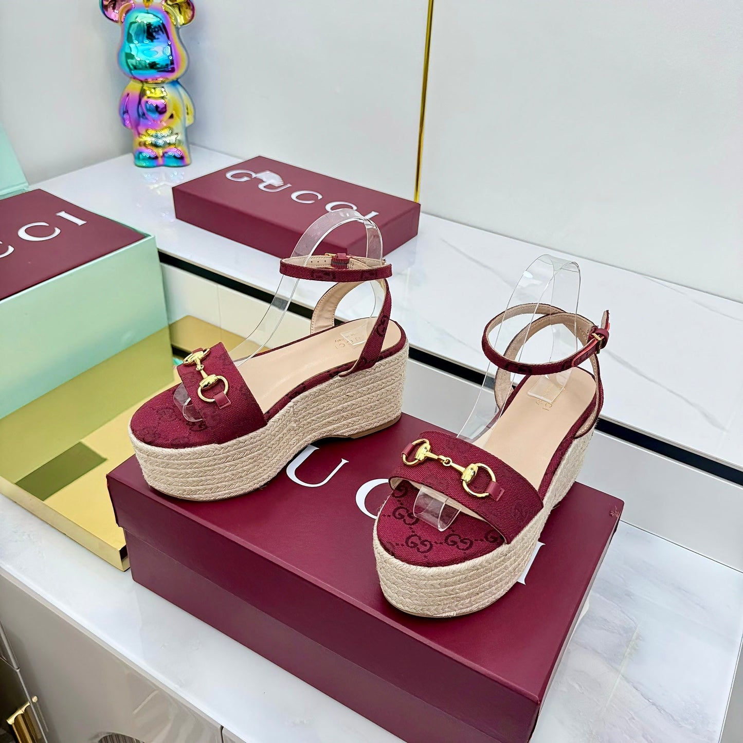 GG HIGH WEDGE SANDALS IN RED FABRIC AND RAFFIA WITH GOLD HARDWARE - 36