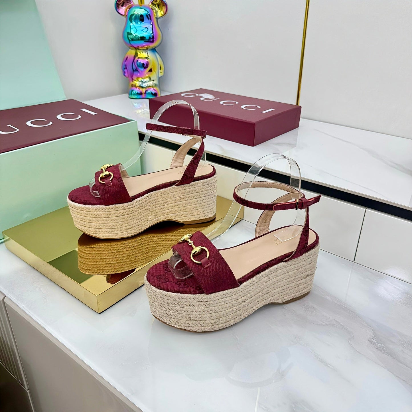 GG HIGH WEDGE SANDALS IN RED FABRIC AND RAFFIA WITH GOLD HARDWARE - 36