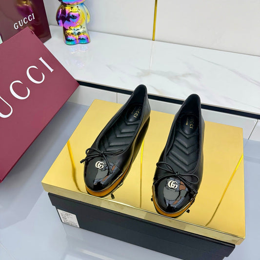GG BALLET FLATS 25S З ЧОРНОЇ ОВЕЧОЇ ШКІРИ ТА БЛИСКУЧОЇ ШКІРИ З БАНТОМ – 35