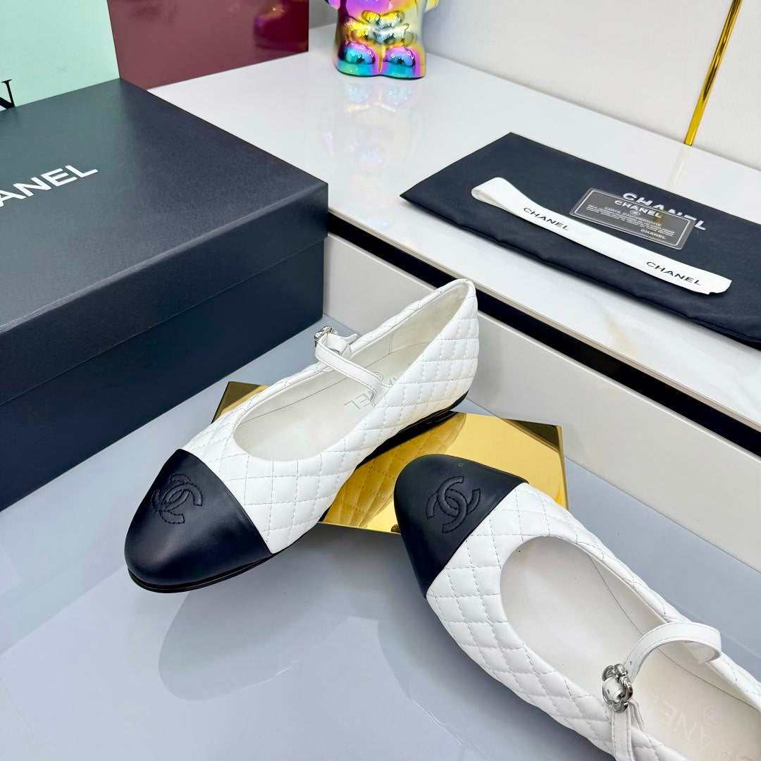 CC MARY JANE FLAT 25S IN WHITE LAMBSKIN EMBOSSED LOGO - 35