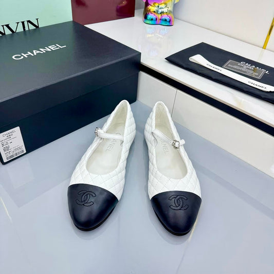 CC MARY JANE FLAT 25S IN WHITE LAMBSKIN EMBOSSED LOGO - 35