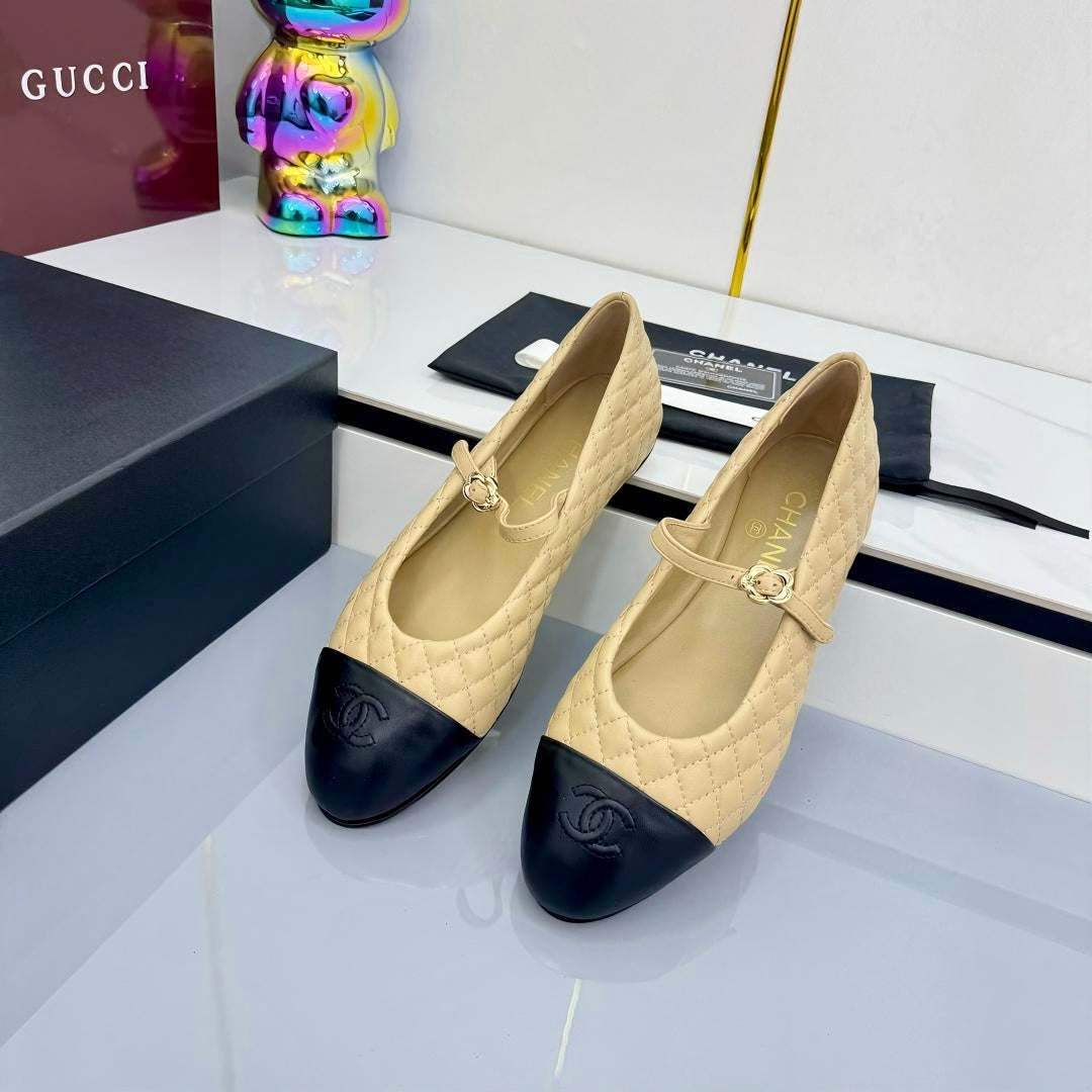 CC MARY JANE FLAT 25S IN BEIGE LAMBSKIN EMBOSSED LOGO - 35