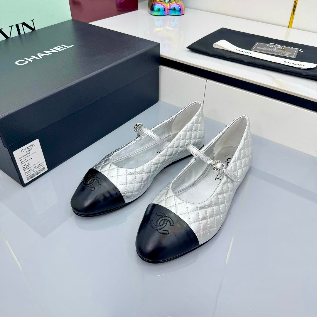 CC MARY JANE FLAT 25S IN SILVER LAMBSKIN EMBOSSED LOGO - 35