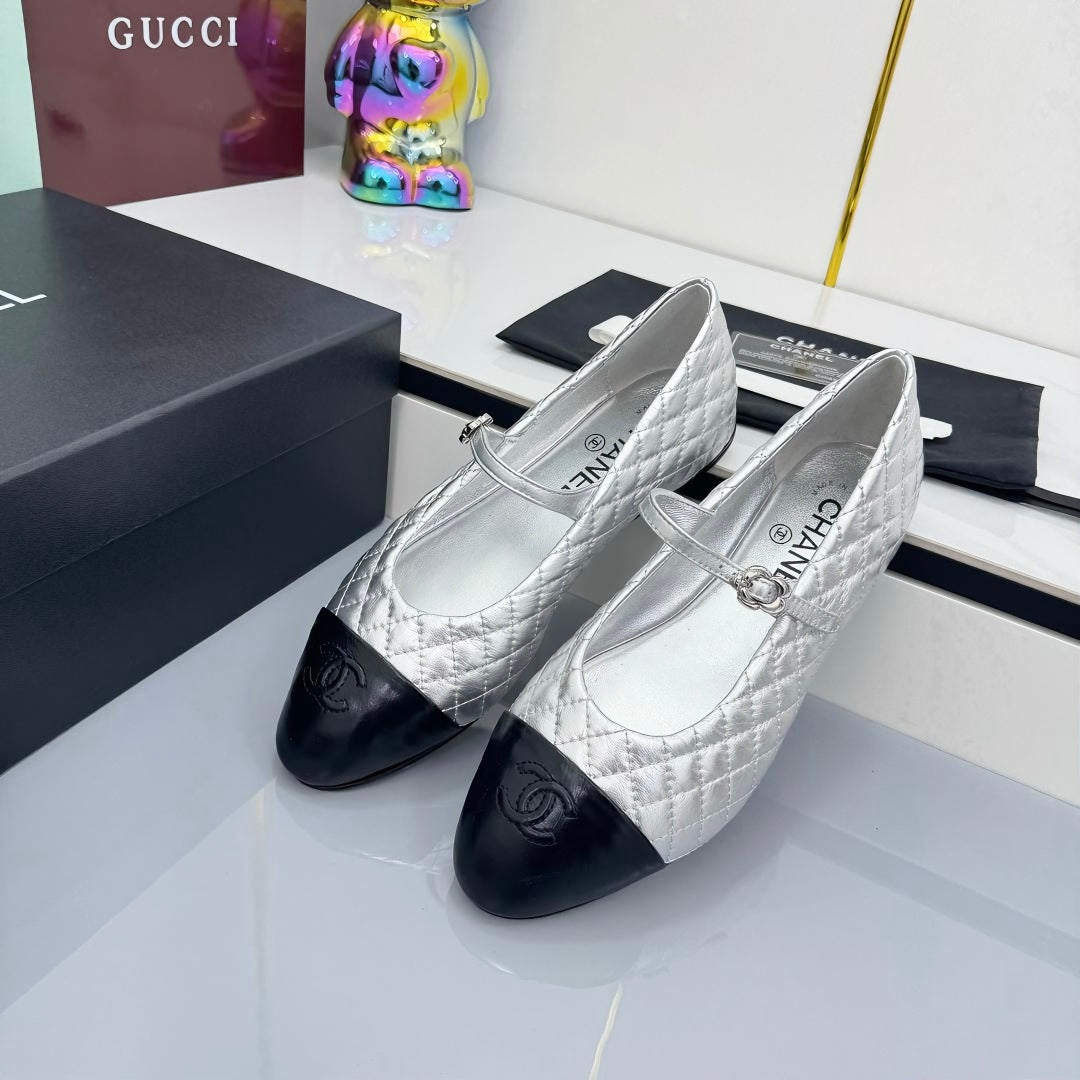 CC MARY JANE FLAT 25S IN SILVER LAMBSKIN EMBOSSED LOGO - 35
